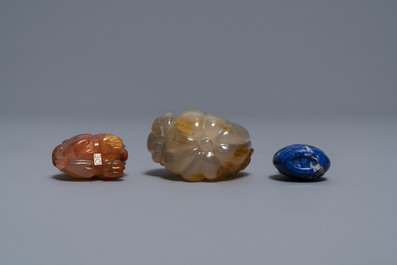 Seven Chinese hardstone, agate and quartz snuff bottles, 19/20th C.