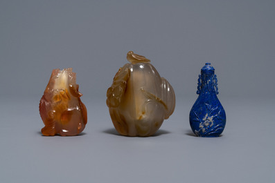 Seven Chinese hardstone, agate and quartz snuff bottles, 19/20th C.