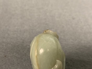 Three Chinese jade snuff bottles with coral stoppers, 19/20th C.