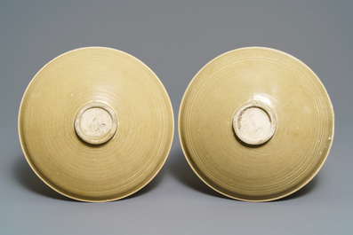 A pair of Chinese Yueyao shipwreck 'crane' dishes, Song