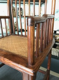 Een paar Chinese huanghuali houten stoelen, Republiek