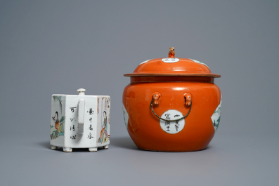 Deux bols et une th&eacute;i&egrave;re couverte en porcelaine de Chine qianjiang cai, 19/20&egrave;me