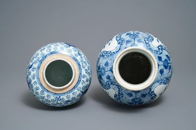 Twee Chinese blauw-witte vazen met floraal decor, Kangxi