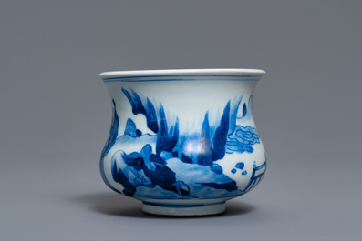 Een Chinese blauw-witte wierookbrander met figuren in een landschap, Kangxi