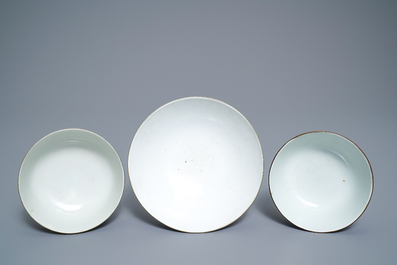 Five Chinese blue and white Vietnamese market 'Bleu de Hue' bowls, 19th C.