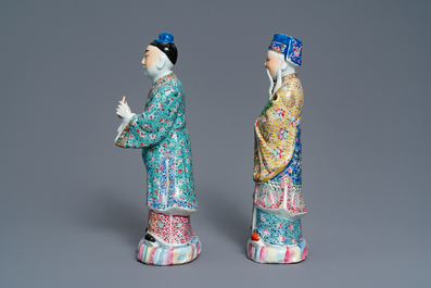 Deux figures d'immortels en porcelaine de Chine famille rose, 19/20&egrave;me