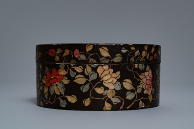A Chinese carved and inlaid coromandel lacquer box, 17/18th C.