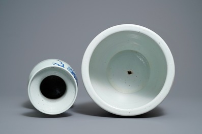 Un vase en porcelaine de Chine en bleu et blanc sur fond c&eacute;ladon et une jardini&egrave;re famille rose, 19&egrave;me