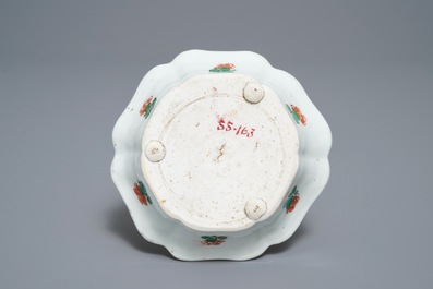 Un bougeoir en porcelaine de Chine famille verte, Kangxi