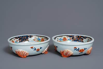 A pair of Chinese famille verte basins, Kangxi