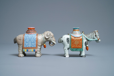 Deux mod&egrave;les d'un &eacute;l&eacute;phant et d'un cheval en porcelaine de Chine famille rose, Qianlong