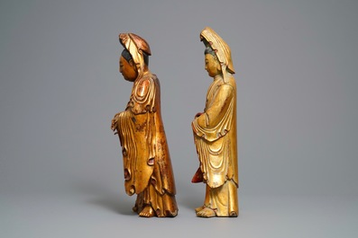 Deux grandes figures de Guanyin en bois dor&eacute; et laqu&eacute;, Chine, 18/19&egrave;me