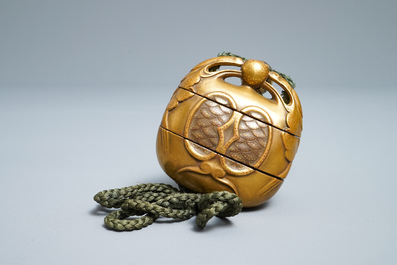 Trois inros avec netsuke et une bo&icirc;te couvert en laque, Japon, Meiji, 19&egrave;me