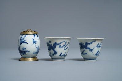 A varied collection of blue and white Chinese and Japanese porcelain, Ming and later