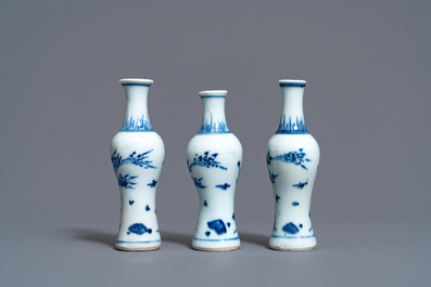 Trois vases et trois bo&icirc;tes couvertes en porcelaine de Chine en bleu et blanc, &eacute;pave du Hatcher cargo, &eacute;poque Transition