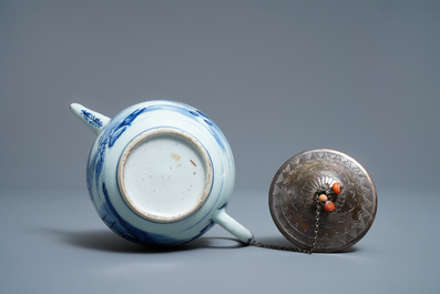 A varied collection of blue and white Chinese and Japanese porcelain, Ming and later