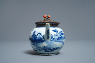 Een diverse collectie Chinees en Japans blauw-wit porselein, Ming en later