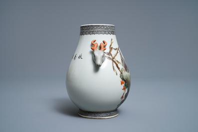 Een Chinese polychrome hu vaas met vogels, gesign. Cheng Yiting (1885-1948), gedat. 1936