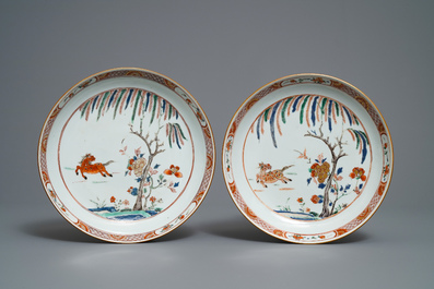 Cinq assiettes en porcelaine de Chine famille verte et doucai, Kangxi