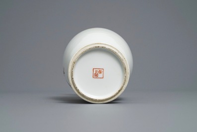 A Chinese qianjiang cai vase, signed Wang Qi, 19/20th C.