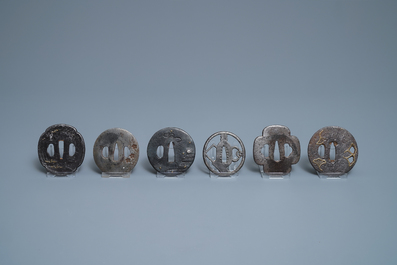 Vijfentwintig diverse Japanse bronzen en metalen tsuba, Meiji, 19e eeuw