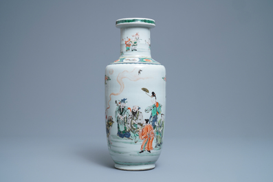 Un vase de forme rouleau en porcelaine de Chine famille verte, Kangxi