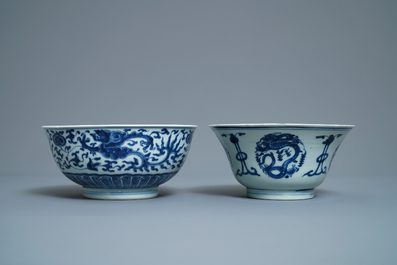 Vijf Chinese blauw-witte kommen, Kangxi/Yongzheng