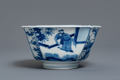 Un bol de forme carr&eacute; en porcelaine de Chine en bleu et blanc, marque de Chenghua, Kangxi