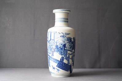 Een Chinese blauw-witte rouleau vaas met een hofsc&egrave;ne, Kangxi