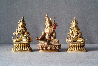 Cinq mod&egrave;les de Bouddha en bronze dor&eacute;, Sino-Tibet, 19/20&egrave;me