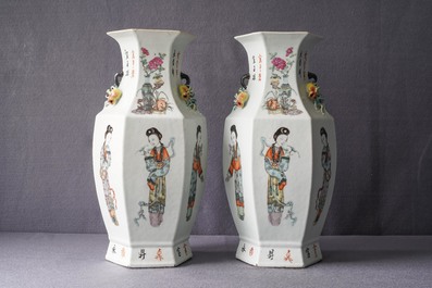 Une paire de vases de forme hexagonale en porcelaine de Chine qianjiang cai, 19/20&egrave;me