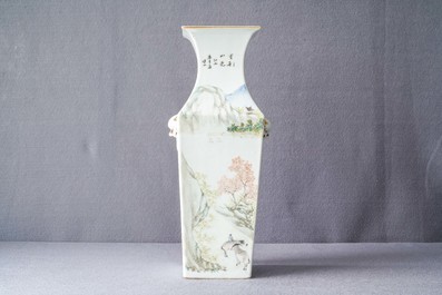 Un vase de forme carr&eacute;e en porcelaine de Chine qianjiang cai, 19/20&egrave;me