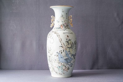 Un grand vase en porcelaine de Chine qianjiang cai, 19/20&egrave;me