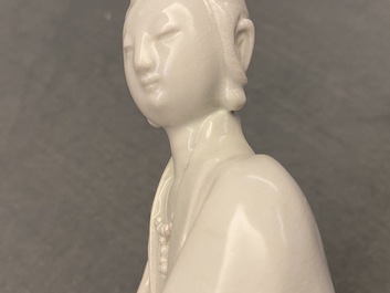 Une figure de Guanyin en porcelaine blanc de Chine, 18/19&egrave;me