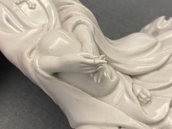 Une figure de Guanyin en porcelaine blanc de Chine, 18/19&egrave;me