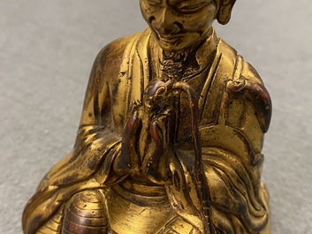 Une figure d'un Lama en bronze dor&eacute;, Sino-Tibet, 19&egrave;me