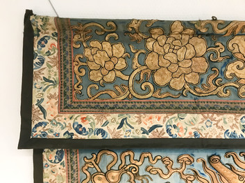 A Chinese gold-thread embroidered silk dragon wall tapestry, 19th C.