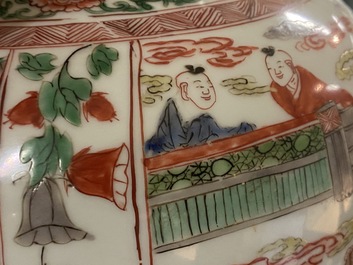 Een Chinese famille verte vaas met strijders te paard, Kangxi