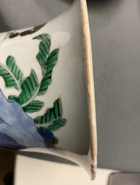 Un vase de forme gu en porcelaine de Chine wucai, Shunzhi