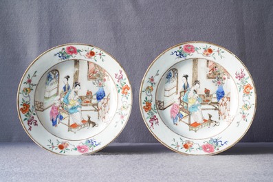 Une paire d'assiettes en porcelaine de Chine famille rose &agrave; d&eacute;cor d'une femme allaitante, Yongzheng