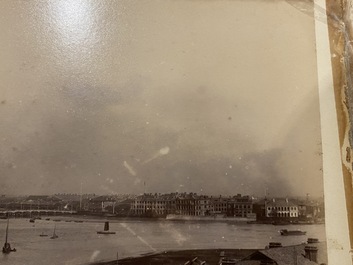 Een album met negen zilver gelatine albumine foto's, w.o. de Bund in Shanghai, gedat. 1899