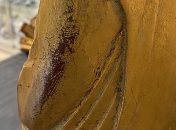 Deux grandes figures de Guanyin en bois dor&eacute; et laqu&eacute;, Chine, 18/19&egrave;me