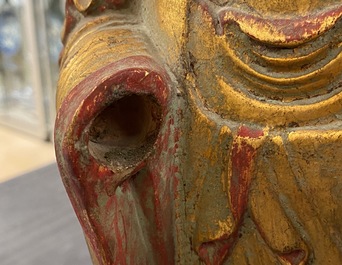 Two large Chinese gilt-lacquered wood figures of Guanyin, 18/19th C.