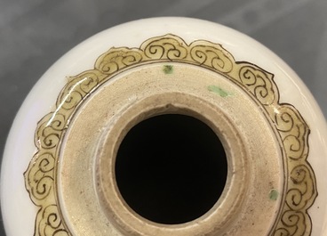 Deux vases en porcelaine de Chine famille verte, Kangxi