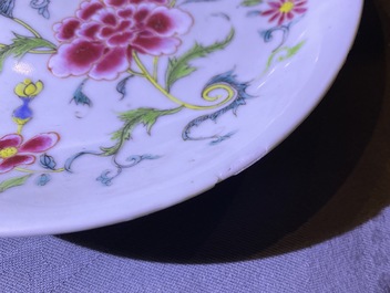 Un service &agrave; th&eacute; en porcelaine de Chine famille rose, Qianlong