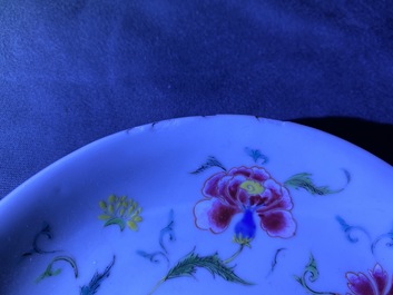 Un service &agrave; th&eacute; en porcelaine de Chine famille rose, Qianlong