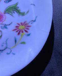 Un service &agrave; th&eacute; en porcelaine de Chine famille rose, Qianlong