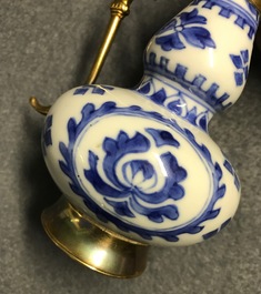 Een diverse collectie Chinees en Japans blauw-wit porselein, Ming en later