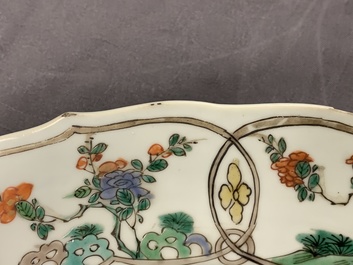 Un plat en porcelaine de Chine famille verte, anc. coll. Auguste le Fort, Kangxi