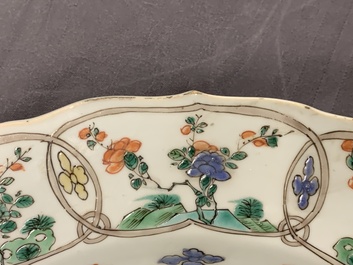 Un plat en porcelaine de Chine famille verte, anc. coll. Auguste le Fort, Kangxi